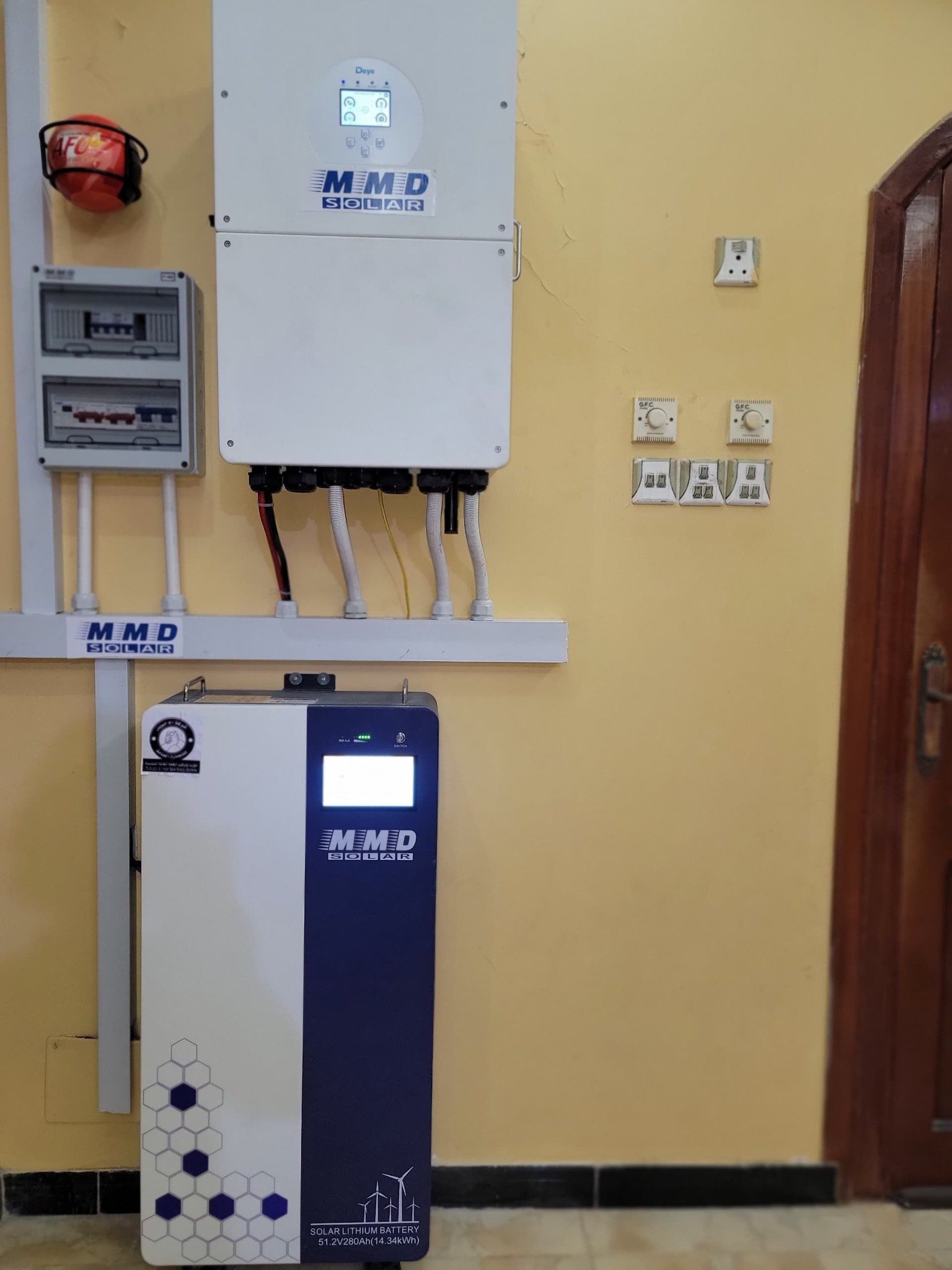 منظومة شمسية متكاملة لشقة سكنية في عدن مع بطارية ليثيوم 15 كيلوواط و12 لوح ترينا سولار